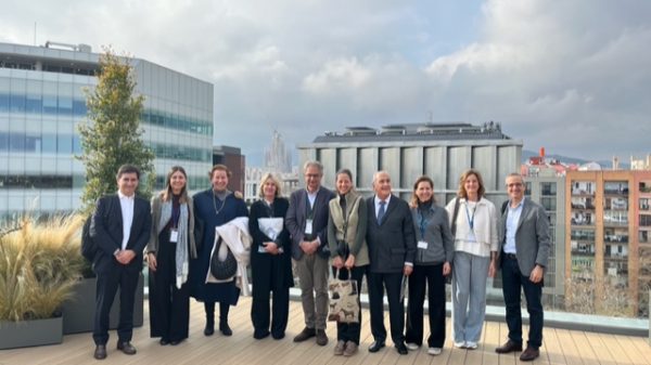 Parte de los asistentes a la ponencia de Blanca Hernandez, Tu Techô, visitando las instalaciones de Simón Development